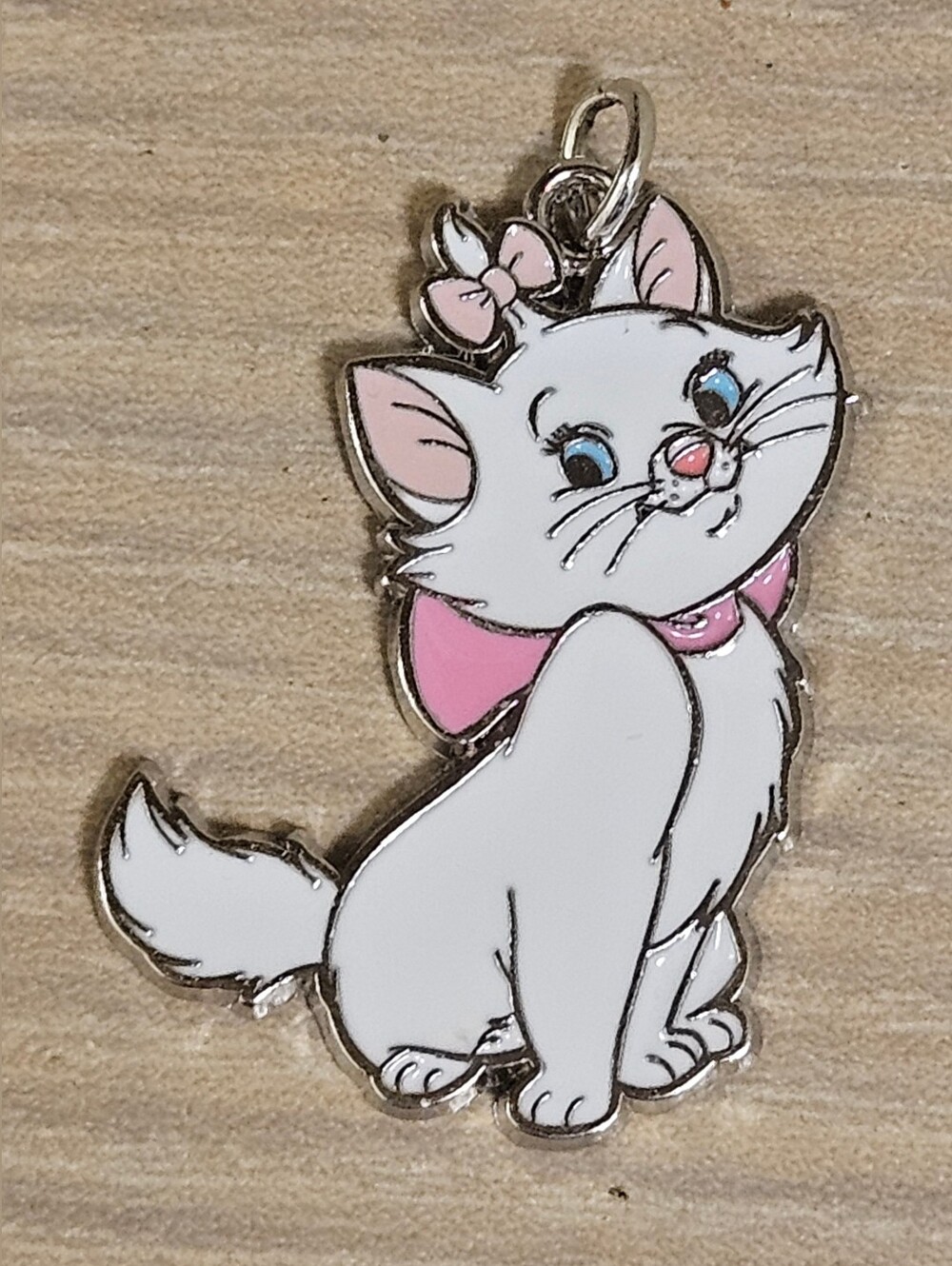 DISNEY ARISTOCATS MARIE KITTEN CAT ENAMEL SILVER TONE PENDANT CHARM